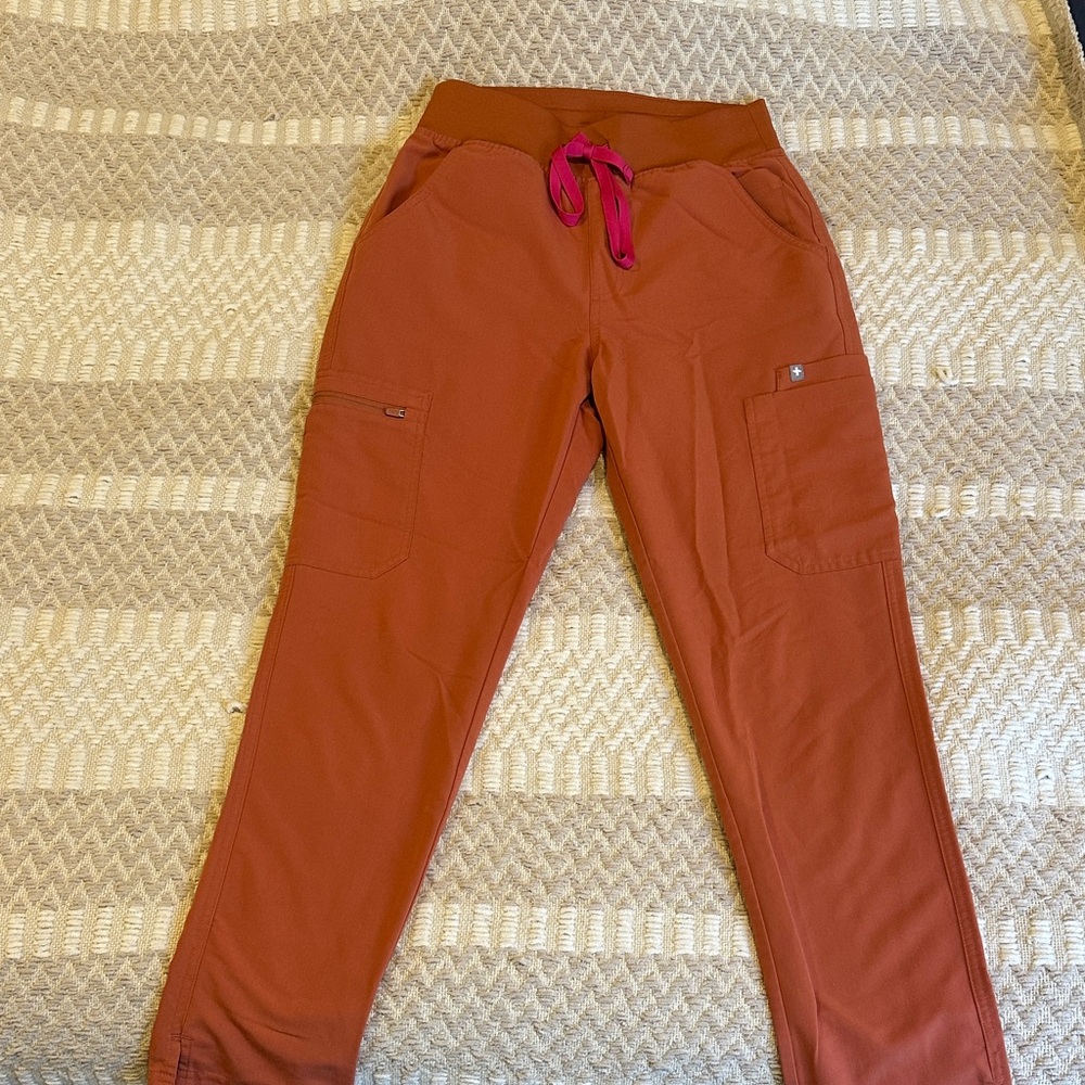 Figs Scrubs Rust Pants with Pink Drawstring